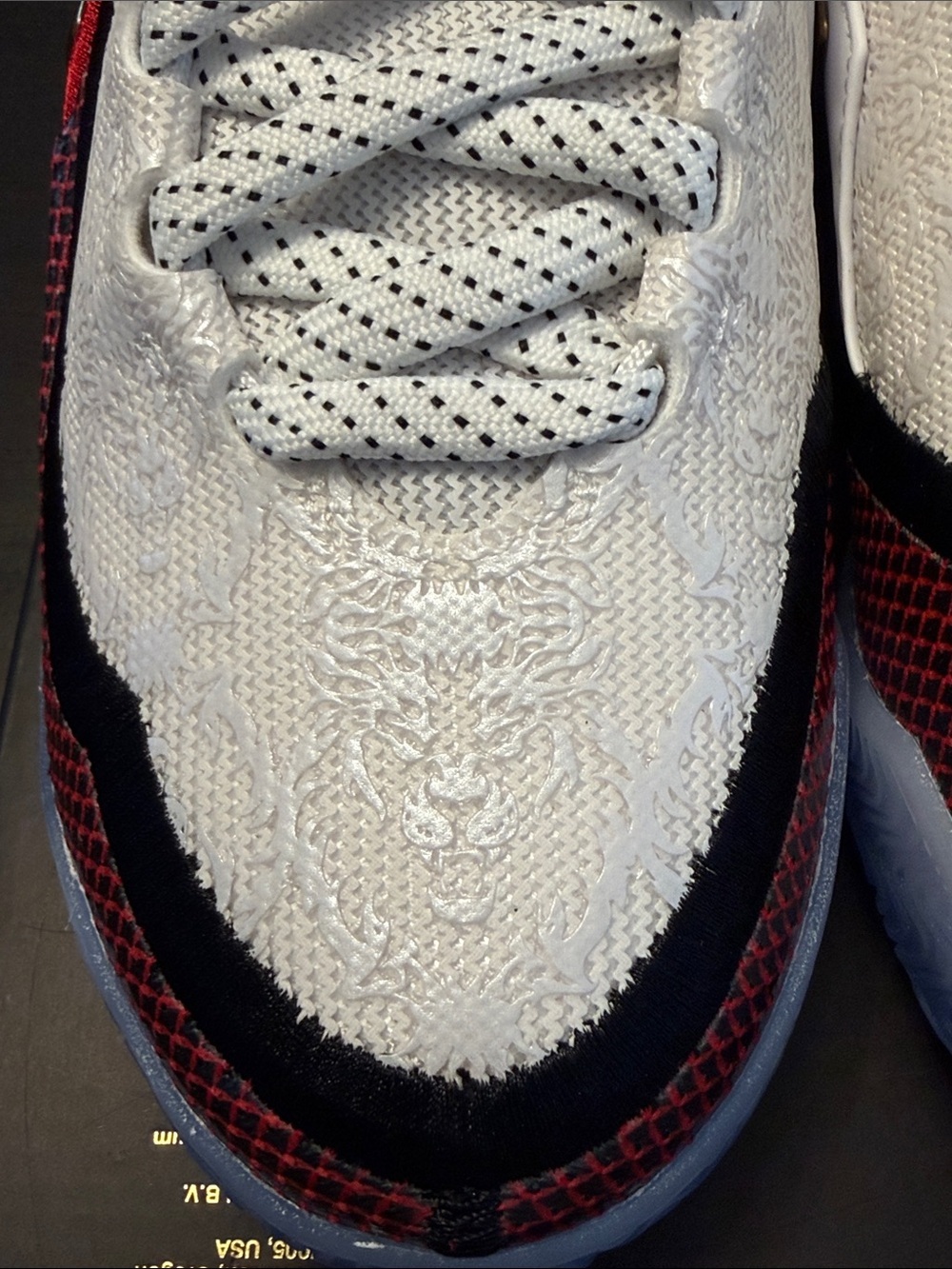 Nike LeBron White and Red Low-Top Sneakers boys size 4 - box no lid - Picture 5 of 11